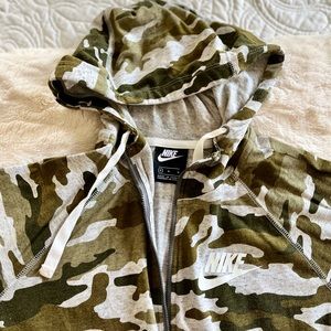 Nike hoodie size M.
